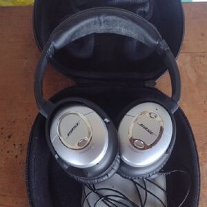 Bose Silver QC15 Over-Ear Headphones NEW